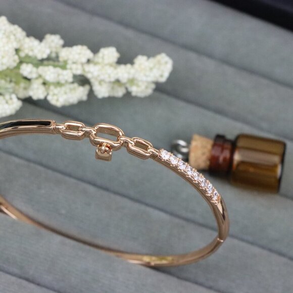 Elegant Rose Gold Bangle with Diamond Accents and Chain Link Charm, XPBL0459 - Picture 11 of 11